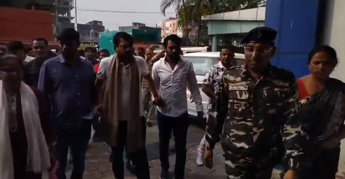 धनबाद के असर्फी अस्पताल में मानवता शर्मसार, बकाया रुपयों के लिए शव को बनाया बंधक, मेयर संजीव सिंह ने चुकाया बिल