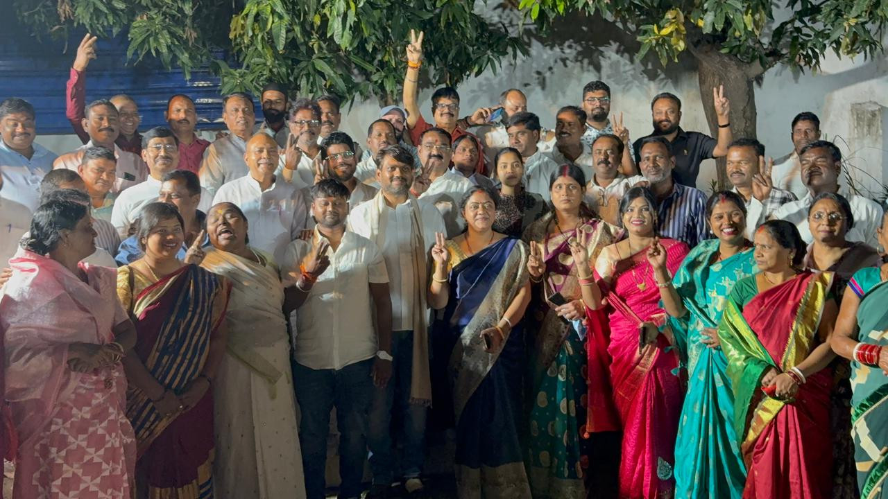 खेल अभी बाकी है : सिंह मेन्शन की डिनर पॉलिटिक्स VS आधी आबादी की होटल पॉलिटिक्स ,कौन किस पर भारी !!