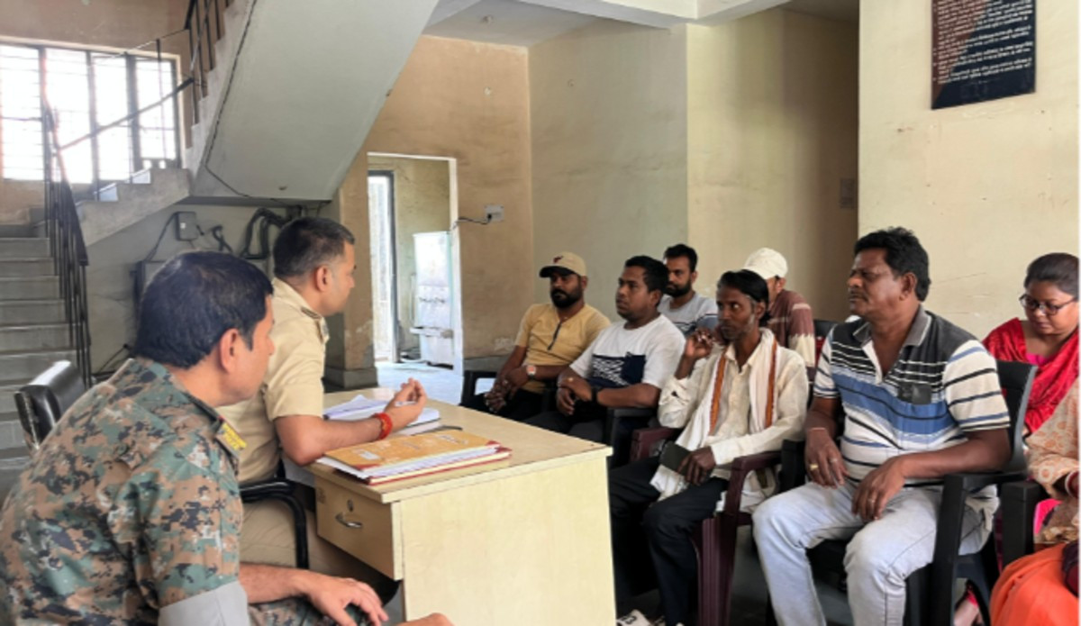 तेज रफ्तार बाइक राइडरों पर लगेगी लगाम, सरायकेला में रामनवमी को लेकर शांति समिति की बैठक