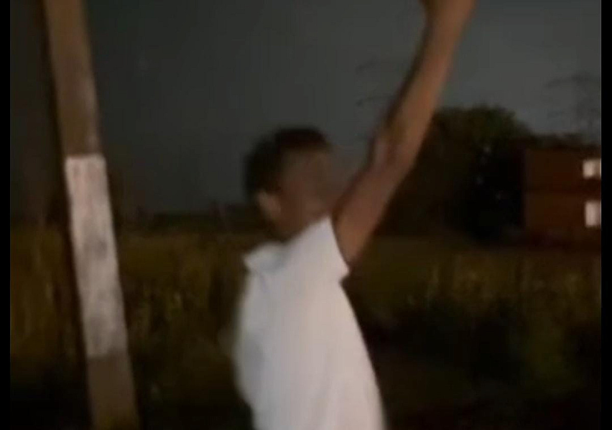 हथियार लेकर ठायें ठायें करना इस युवक को पड़ा भारी, वीडियो वायरल होते ही निकल गई सारी रंगदारी 