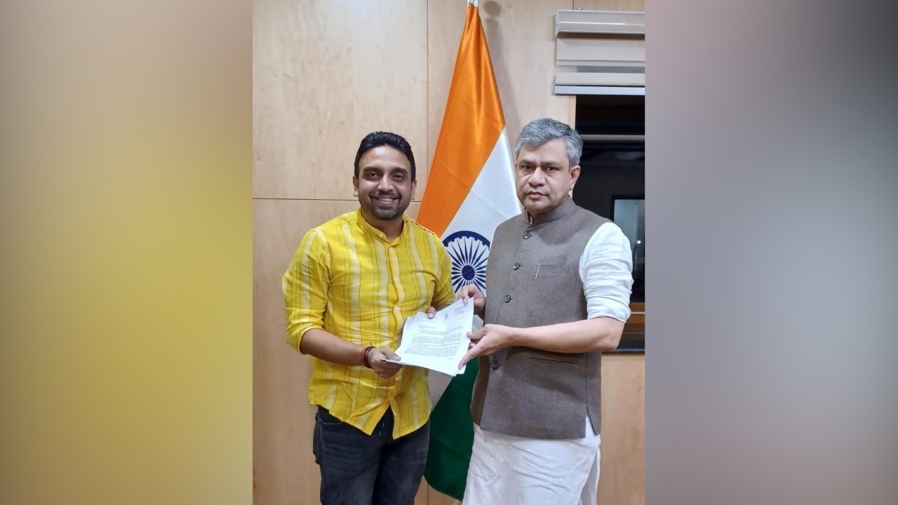 टाटा नगर स्टेशन से हावड़ा और पटना के लिए वंदे भारत एक्स्प्रेस शुरू करने की मांग