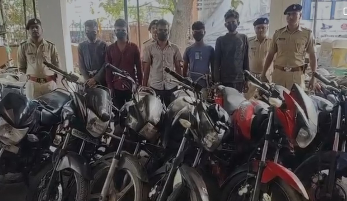 आरा में बाईक चोर गिरोह का खुलासा, 11 बाईक बरामद, पांच गिरफ्तार