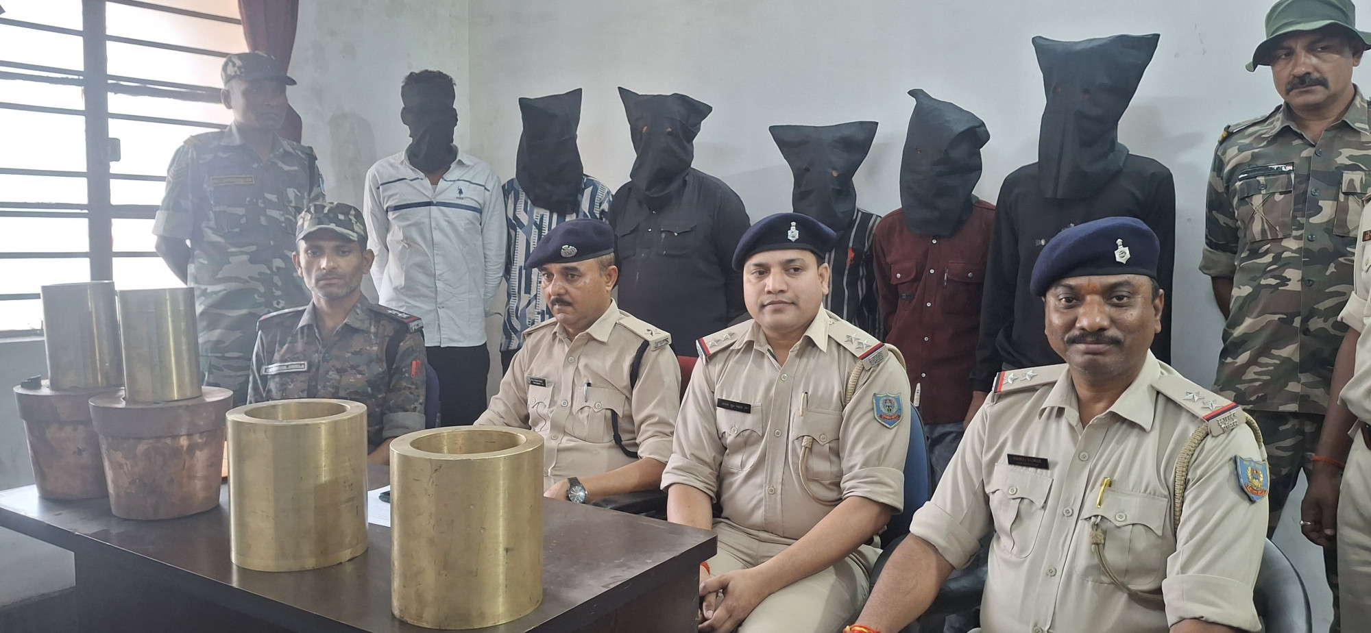 सरायकेला:गम्हारिया के अंजनेय इस्पात लिमिटेड कंपनी के स्टोर रूम से हुई चोरी का खुलासा, 6 गिरफ्तार