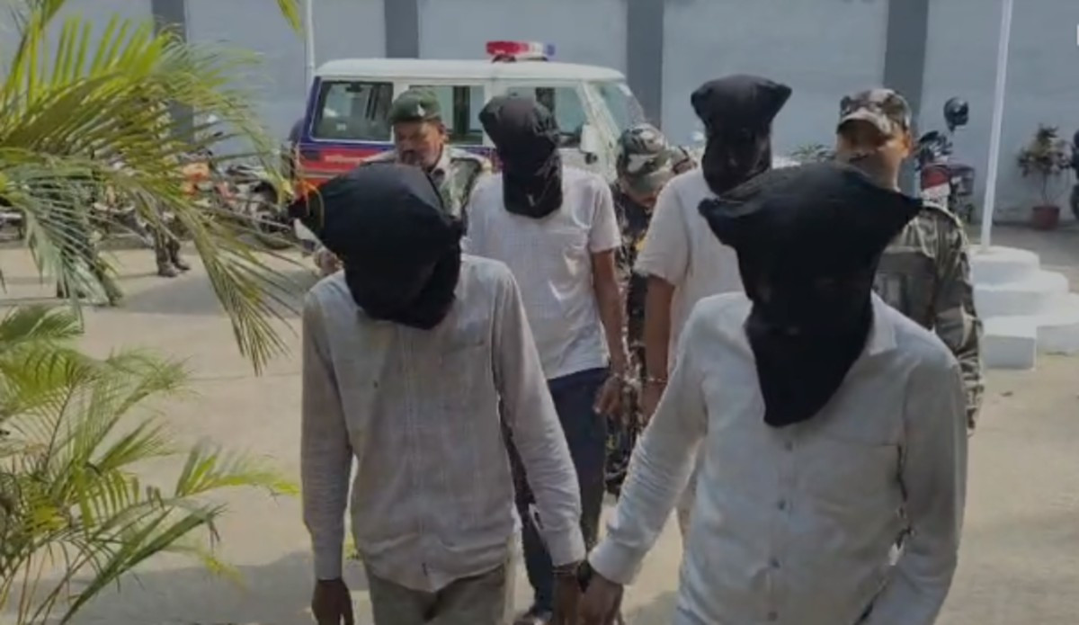 देवघर में ATM फ्रॉड गैंग का उद्भेदन, चार शख्स गिरफ्तार,ये सभी सामान बरामद