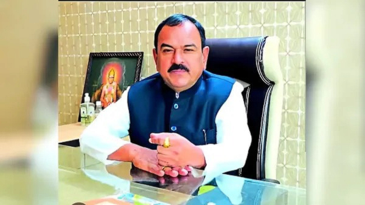 धर्म के नाम पर ‘गॉडमैन’ का काला खेल ! 58 अश्लील वीडियो क्लिप्स हुए बरामद, फिर जो हुआ....