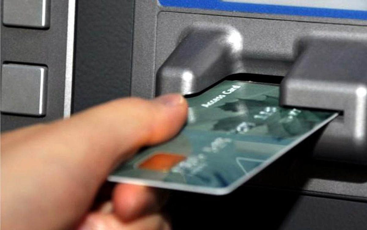 1 अप्रैल 2026 से लागू हो जाएंगे PNB और HDFC के एटीएम से जुड़े ये नए नियम, पढ़ें किस पर कितना पड़ेगा असर