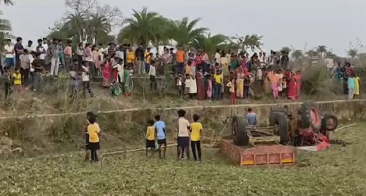 दुमका में ब्लैक मंडे: तीन अलग अलग हादसों में 4 की गई जान, इलाके पसरा मातम