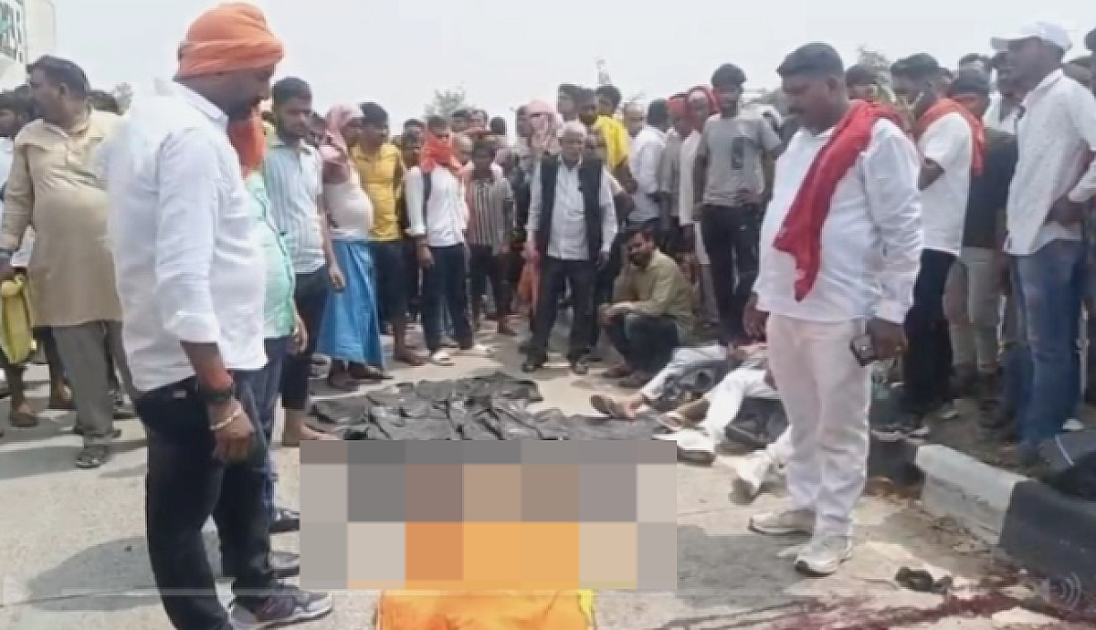 भोजपुर में दर्दनाक सड़क हादसा, ट्रक की चपेट में आने से बाइक सवार युवक की मौत, एक घायल