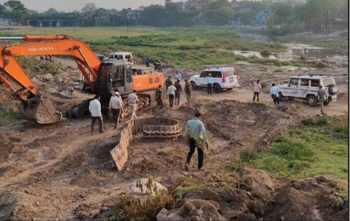 Dhanbad illegal mining: "मजबूत हाथों" के सिंडिकेट को तोड़ने के लिए पढ़िए कैसे शुरू हुई धमाकेदार कार्रवाई !