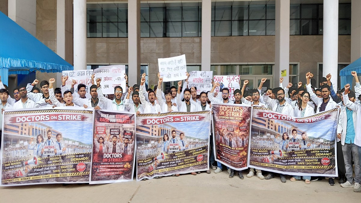 मानदेय बढ़ाने की मांग पर अनिश्चितकालीन हड़ताल पर MGM के जूनियर डॉक्टर, बढ़ी मरीजों की परेशानी