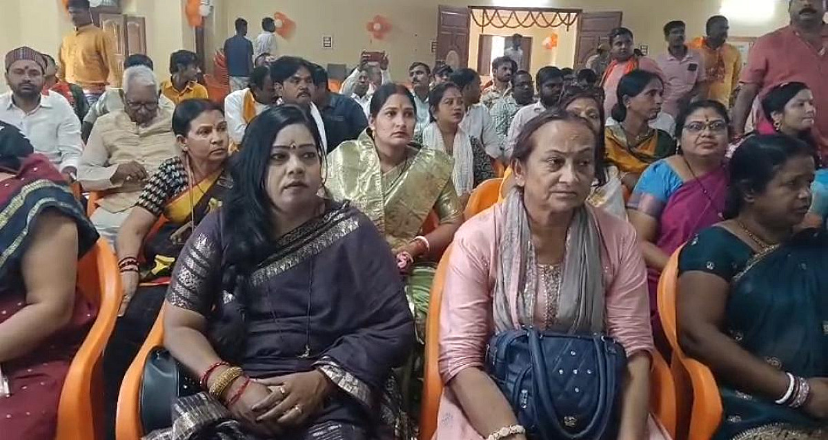 धूमधाम से मनाया गया भाजपा का 47वां स्थापना दिवस, भागलपुर में खेल मंत्री ने कार्यकर्ताओं में भरा जोश