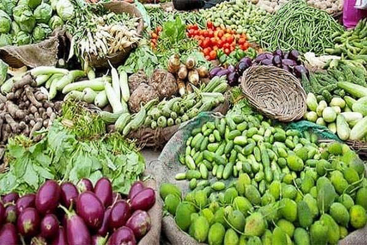 लौहनगरी में आसमान छू रहे हैं हरी सब्जियों के दाम, बरसात की वजह से कीमतों में लगी आग