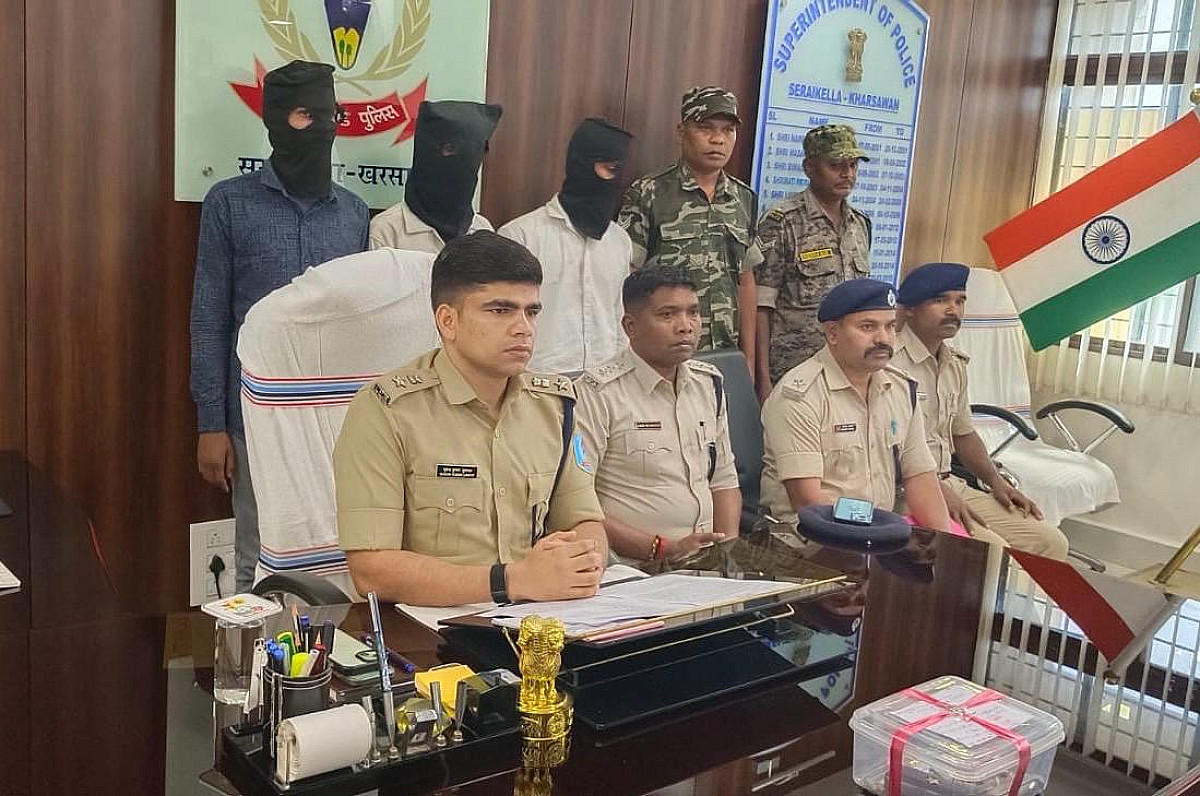 सरायकेला:आदित्यपुर में भाजपा नेता के घर फायारिंग मामले का खुलासा, तीन शूटर गिरफ्तार, हथियार बरामद