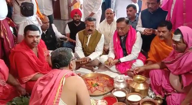 बाबा बैद्यनाथ के दरबार पहुंचे झारखंड कांग्रेस प्रभारी, भोले नाथ से की यह कामना