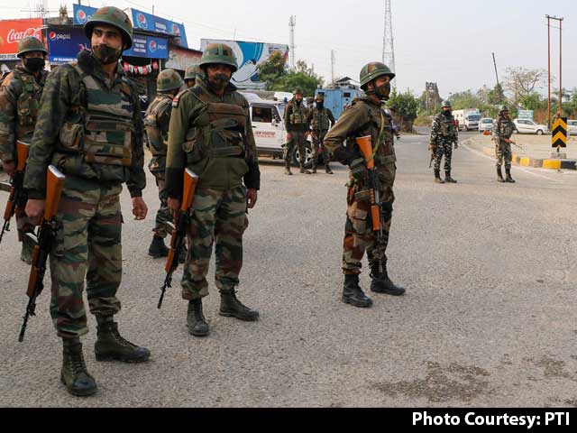 ड्यूटी से परेशान बीएसएफ़ जवान ने अपने ही साथियों पर चलाई गोली, 5 जवानों की मौत