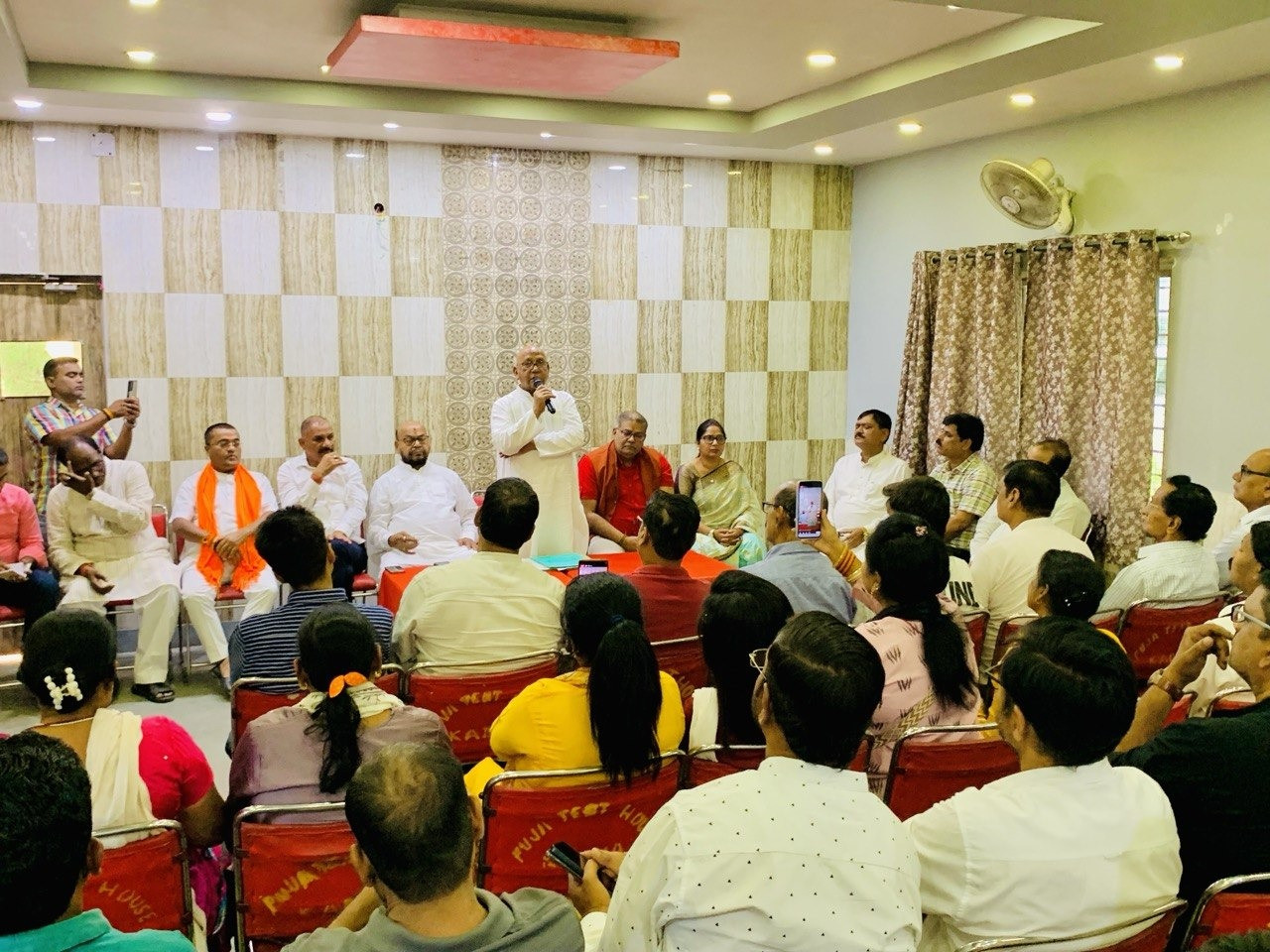 প্রাণিসম্পদমন্ত্রীর