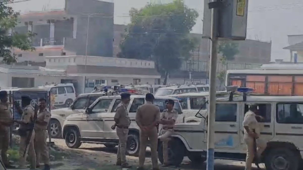 सीएम नीतीश के विधायक को गिरफ्तार करने 50 गाड़ी लेकर पहुंची पुलिस, छावनी में तब्दील ईलाका