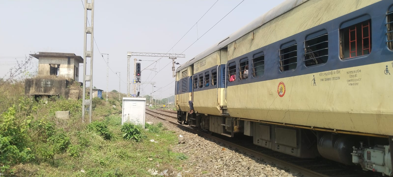 Special:हर दिन लेट ट्रेन, हर दिन कट रही मजदूरी, टाटानगर के मजदूर बेहाल