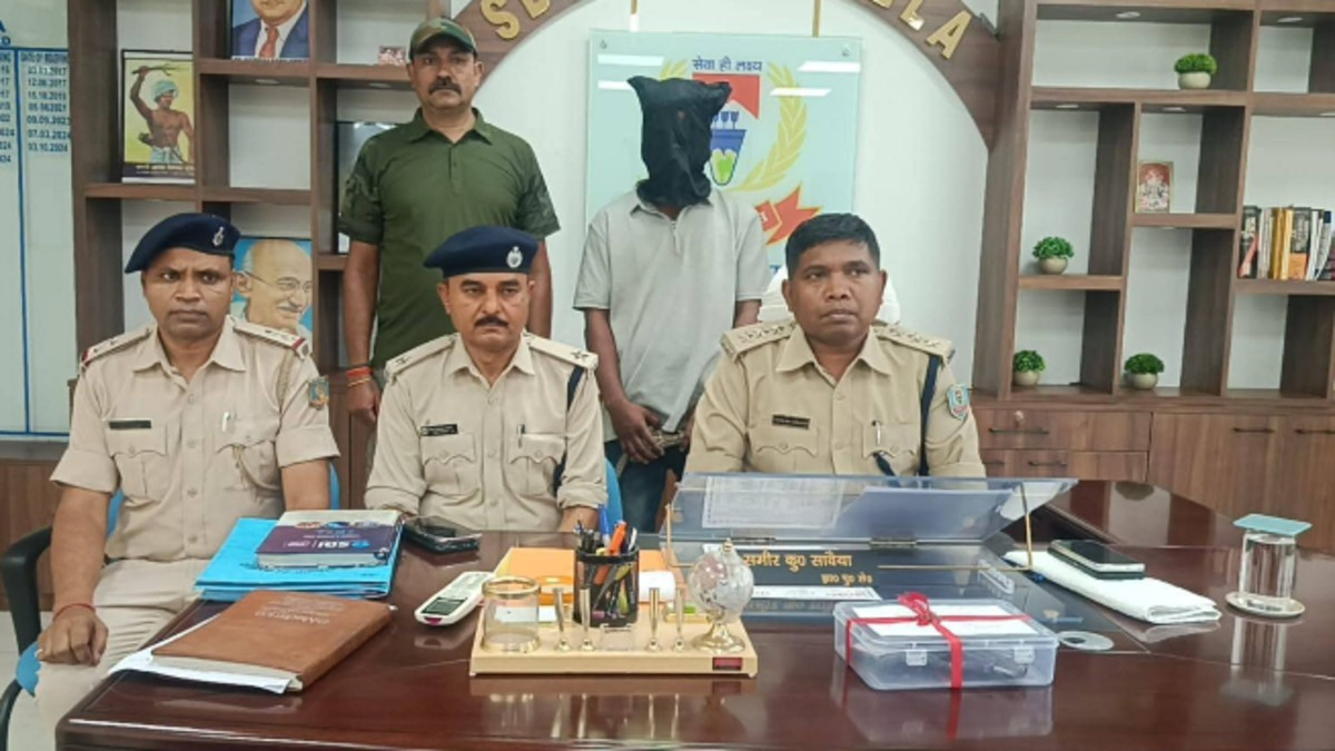 सरायकेला पुलिस की बड़ी कार्रवाई,पिस्टल के साथ एक अपराधी गिरफ्तार