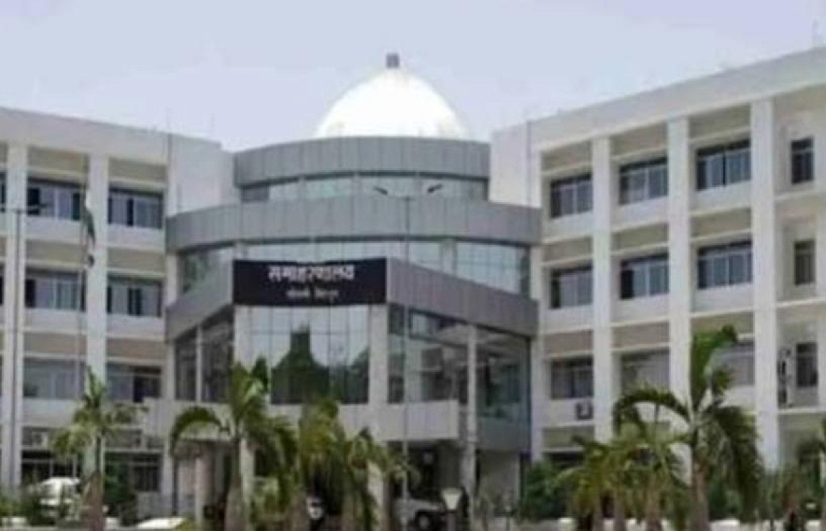 साहब को पैसा देना होता है.. DC आदेश के बाद भी चाईबासा लेबर कार्ड वायरल वीडियो में क्यों नहीं हुई कार्रवाई?