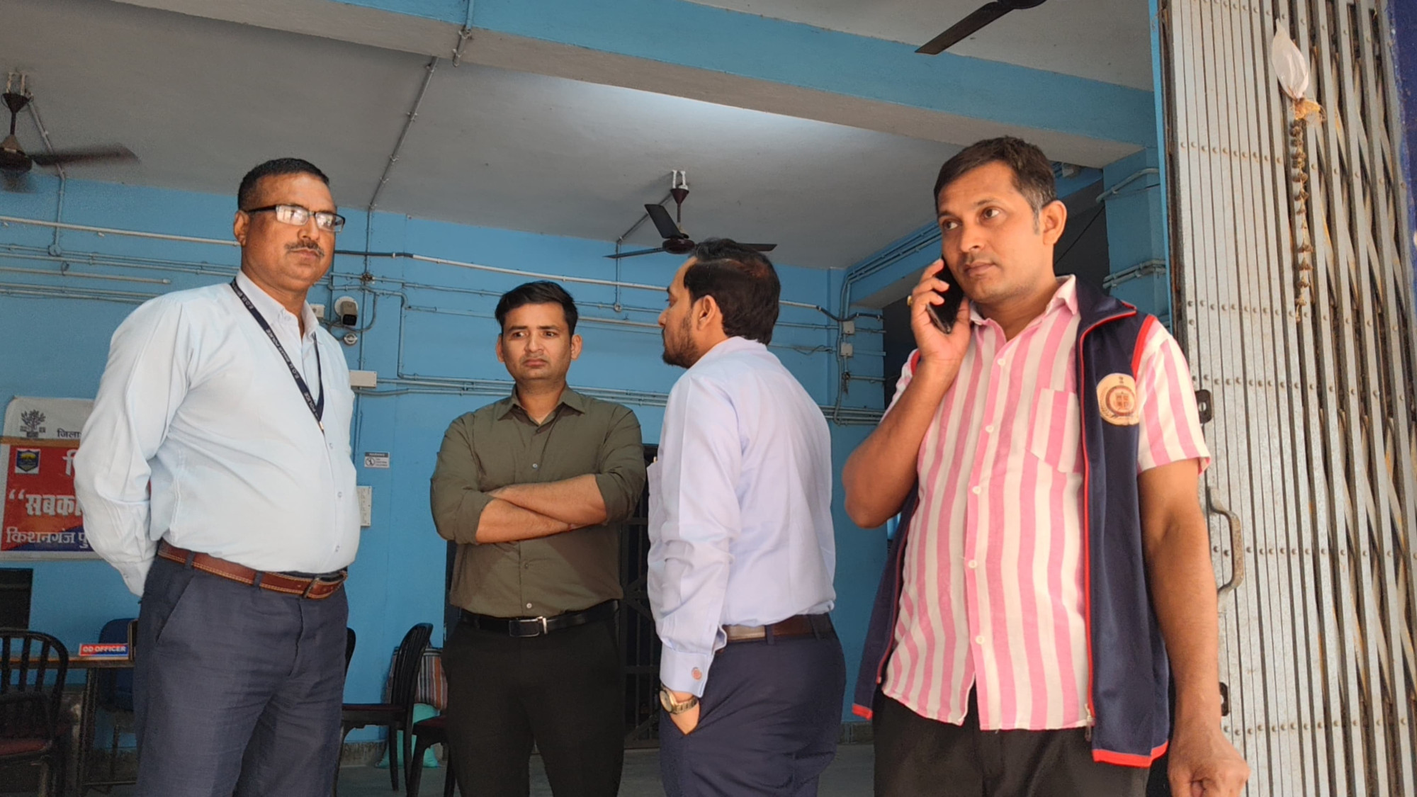 किशनगंज: सदर थाना अध्यक्ष अभिषेक कुमार रंजन के 5 ठिकानों पर स्पेशल विजलेंस की छापेमारी, मचा हड़कंप 