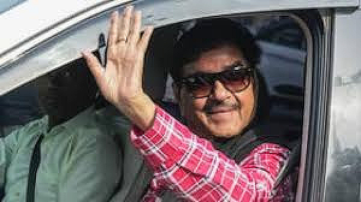 बंगाल चुनाव : आसनसोल में चढ़ा चुनावी पारा, पर क्यों "लापता " कर दिए गए बिहारी बाबू?