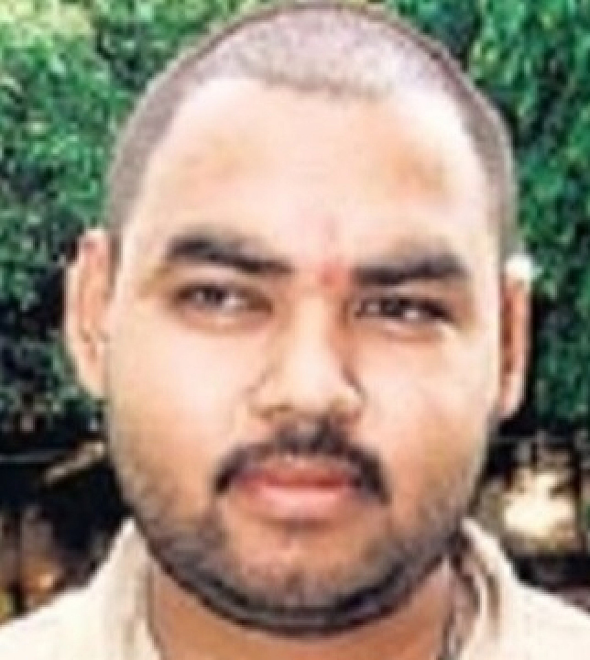 कोयला कारोबारी सुरेश सिंह हत्याकांड में फरार शशि सिंह के "पृथ्वी मेंशन" में पुलिस का छापा,पढ़िए पुलिस को कैसे छका रहा शशि