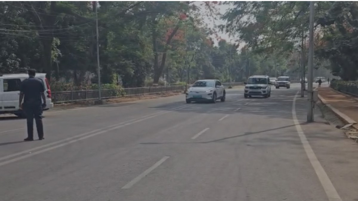 बेटे निशांत संग 7 सर्कुलर रोड पहुंचे नीतीश कुमार, नए आवास की तैयारियों का लिया जायज़ा