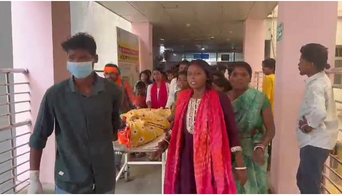 बड़ी खबर: रांची सदर अस्पताल में इलाज के दौरान एक महिला की मौत के बाद हंगामा, परिजनों ने लगाया लापरवाही का आरोप