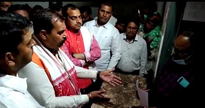 मेदनीराय मेडिकल कॉलेज बना दलालों का अड्डा, हालात देख भड़के उपमहापौर मंगल सिंह