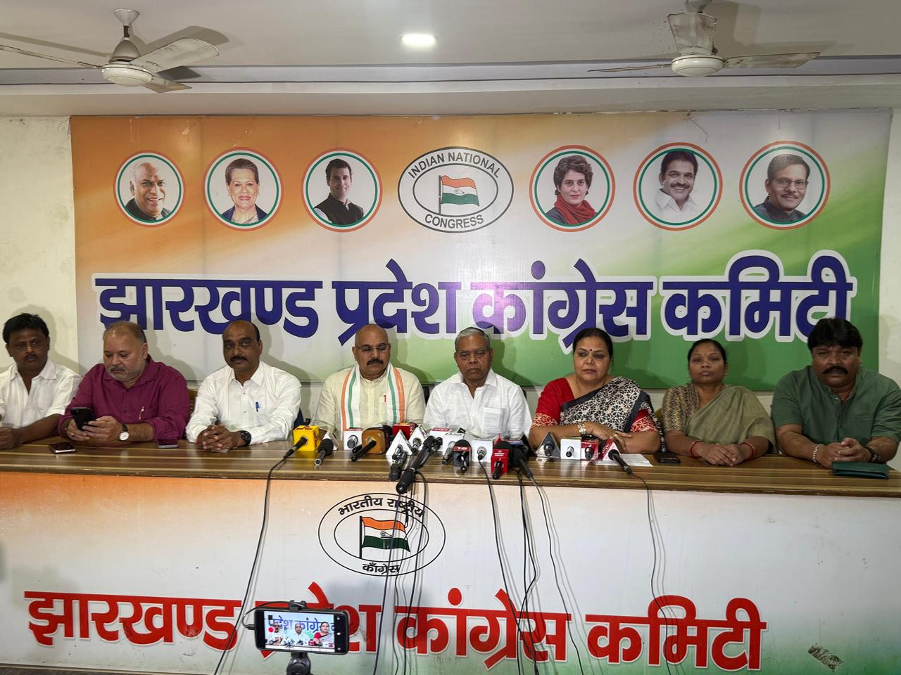 भाजपा महिला आरक्षण बिल पर कर रही गुमराह, सदन में चेहरा हुआ बेनकाब तो बौखलाहट में पीएम: कांग्रेस  