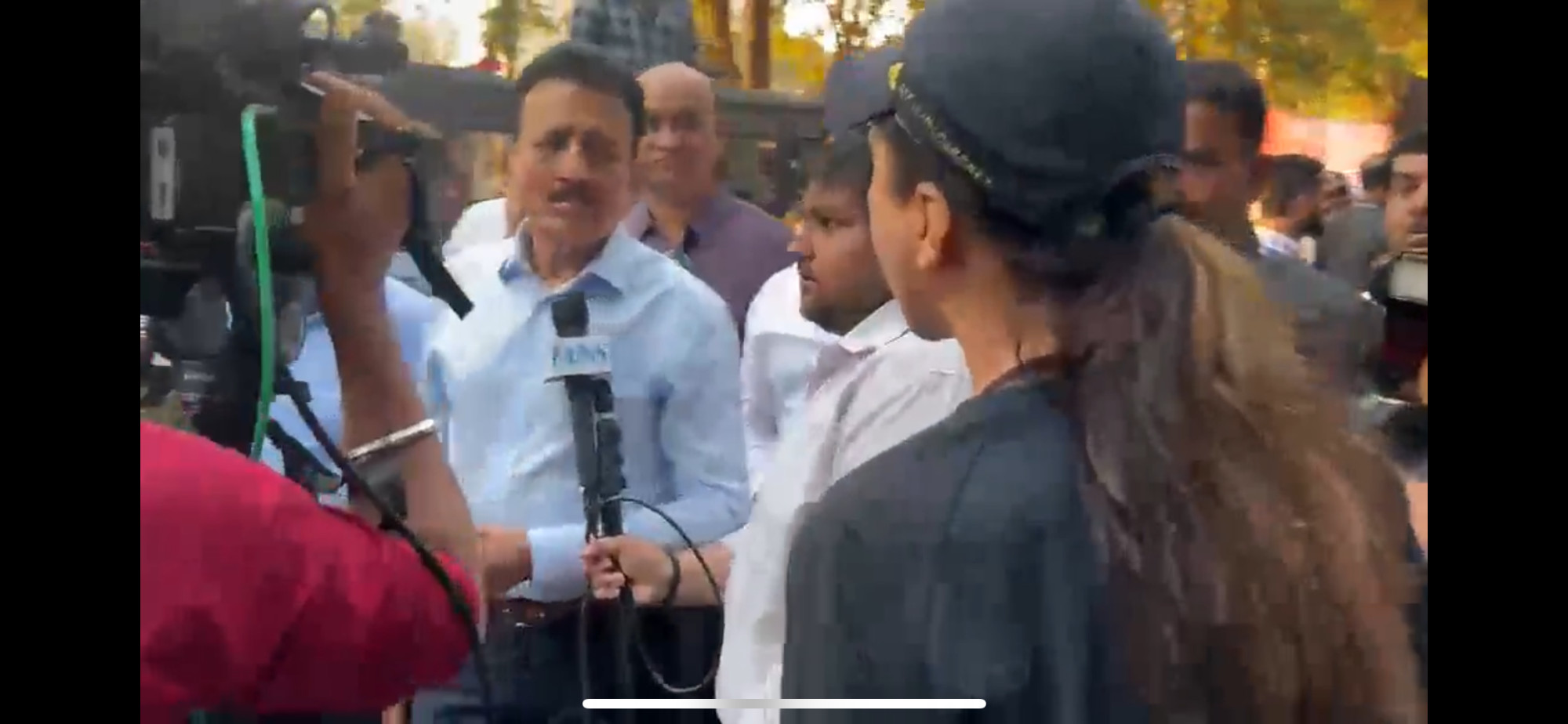 প্রাণিসম্পদমন্ত্রীর