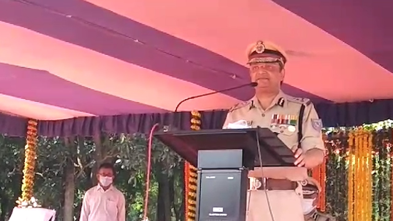 पूर्व डीजीपी कमल नयन चौबे हुए सेवानिवृत, कहा- राज्य में अंतिम सांसें गिन रहे हैं नक्सली