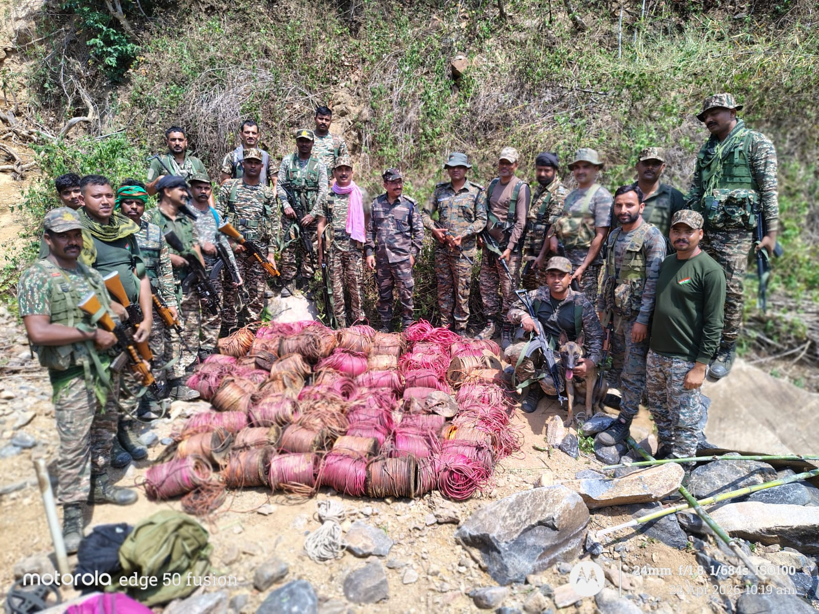 गिरिडीह में नक्सल अभियान में बड़ी कामयाबी,जंगल से तबाही का सामान बरामद