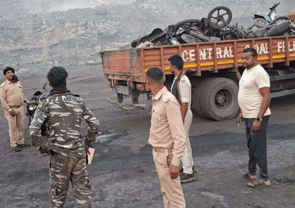 गिरिडीह में कोयला चोरों पर कार्रवाई, 15 बाइक जब्त, आरोपी फरार