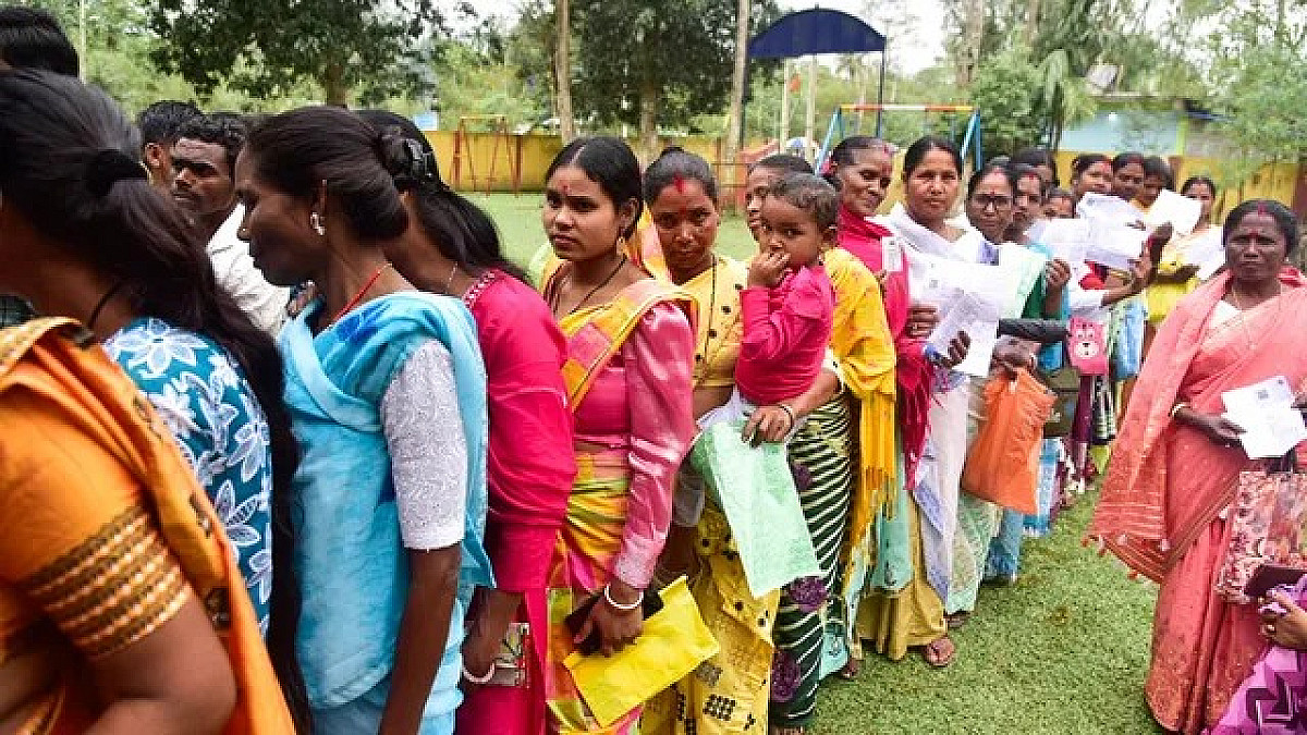 बंगाल चुनाव 2026: पहले चरण में हो रही बंपर वोटिंग, भीषण गर्मी का भी कोई असर नहीं !