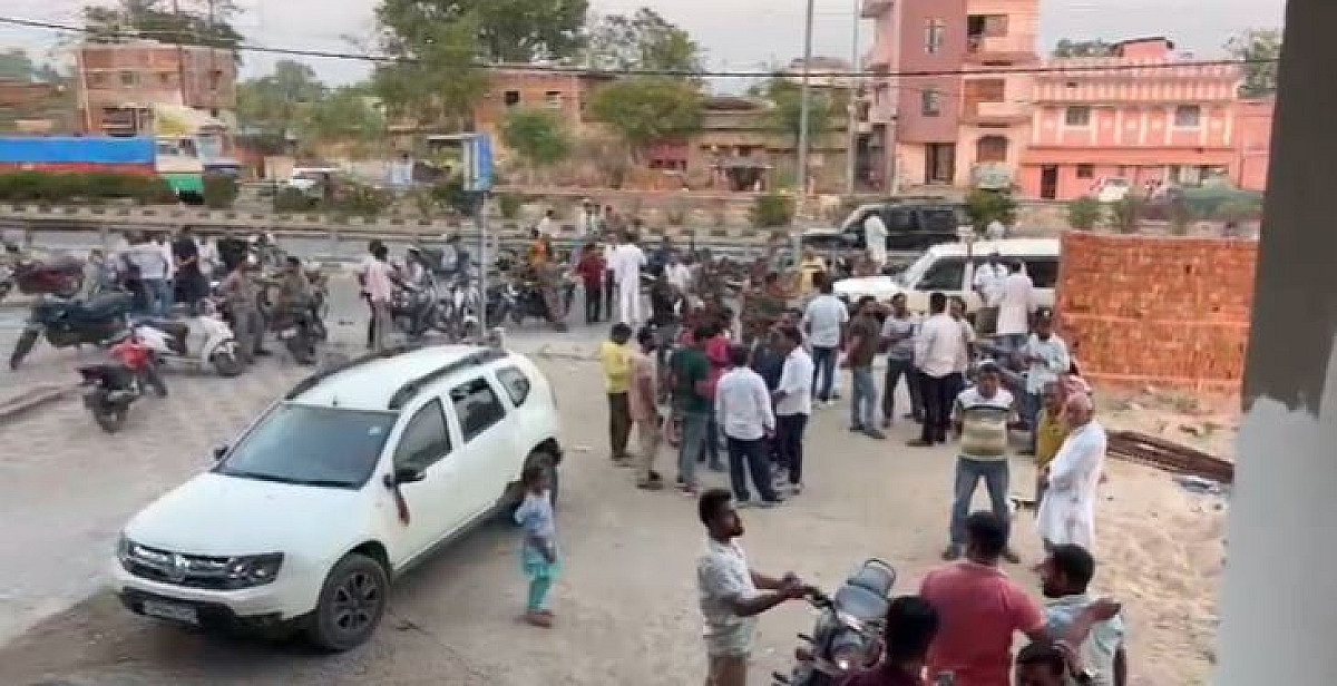 बड़ी खबर: हजारीबाग में भीषण बैंक डकैती, 7 करोड़ का सोना और 4 लाख कैश की लूट    