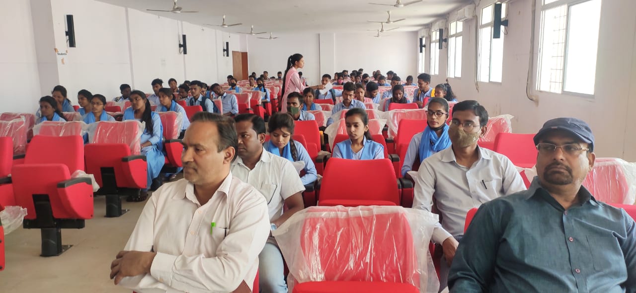 महिला दिवस पर बोले वक्ता,  एक दूसरे के बिना अधूरे हैं स्त्री -पुरुष