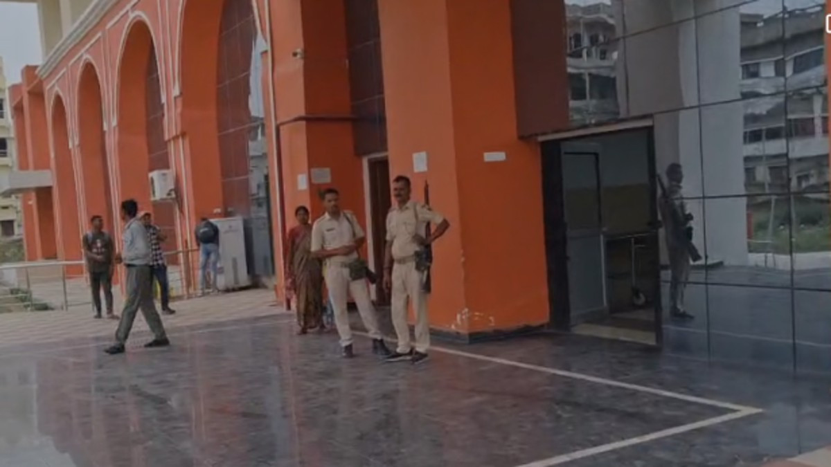 घरेलू विवाद ने लिया खूनी मोड़, बाढ़ में बड़े भाई ने छोटे पर किया चाकू से हमला