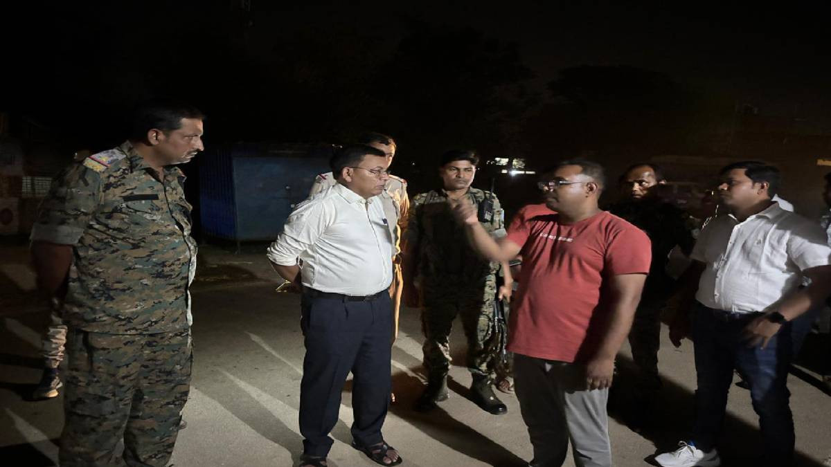 झारखंड से बड़ी खबर: थाना से सौ मीटर की दूरी पर एक करोड़ के सोने की लूट,हवाई फायरिंग कर भागे बदमाश