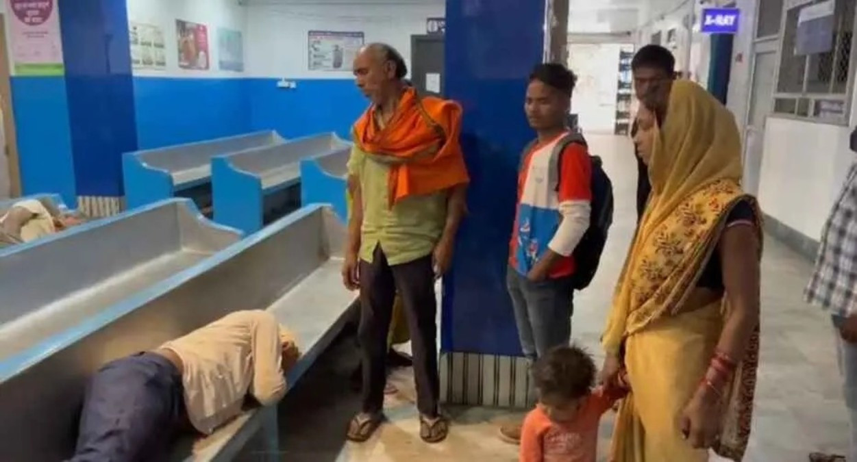 स्टेज पर दूल्हे के साथ पांच लोग जाएंगे... इतने में भड़क गए दूल्हा बाबू, बारात वापसी तक की आई नौबत