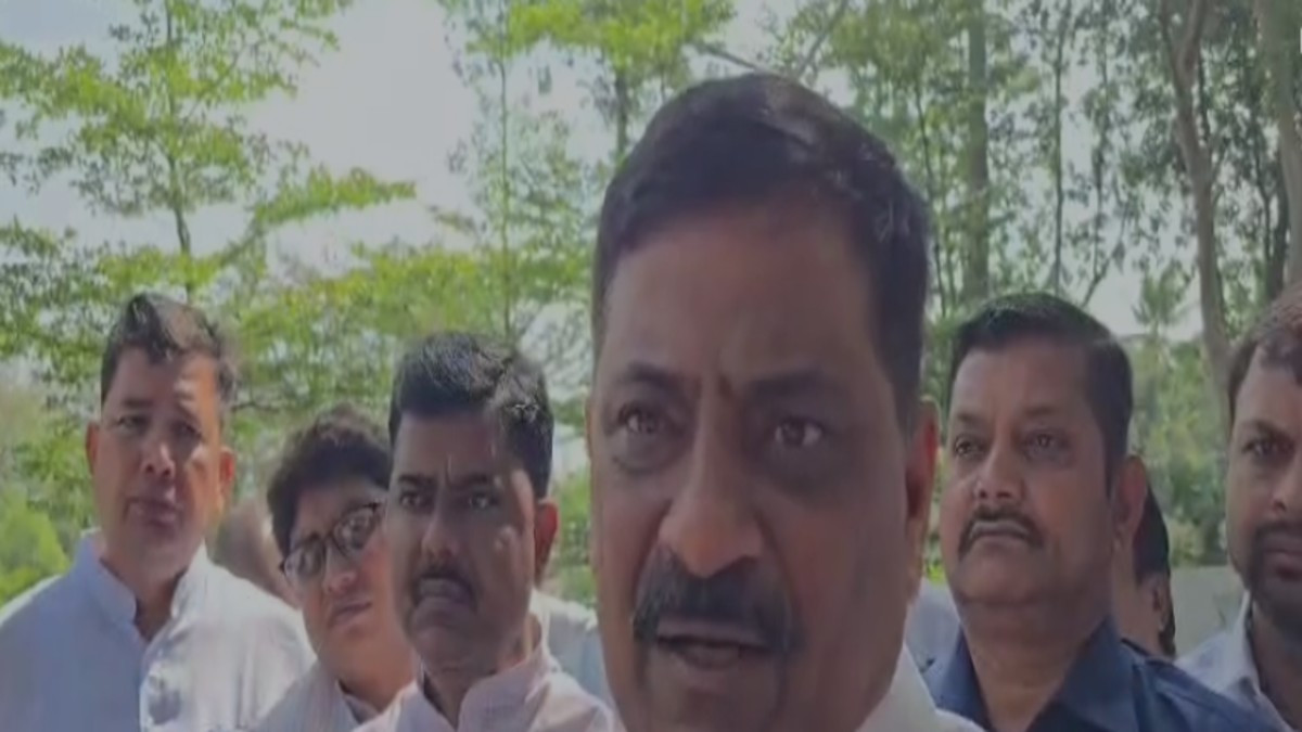 প্রাণিসম্পদমন্ত্রীর