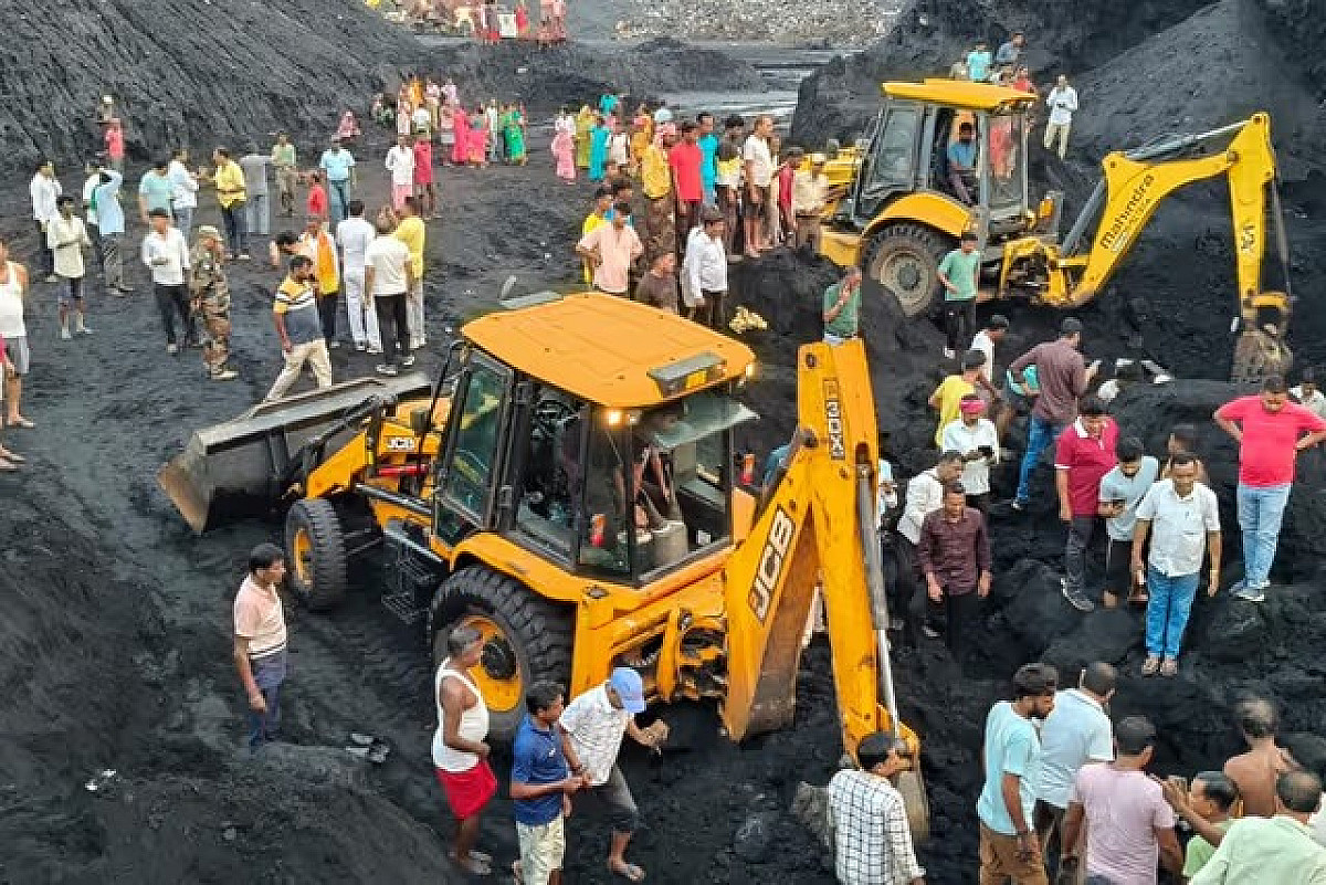 BREAKING: धनबाद में बड़ा कोल हादसा, चार मजदूरों की मौत, रेस्क्यू जारी