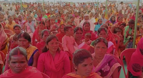 हिंडाल्को डंपिंग यार्ड पर मजदूरों की दो टूक, रोजगार पर आई आफत तो होगा जोरदार आन्दोलन