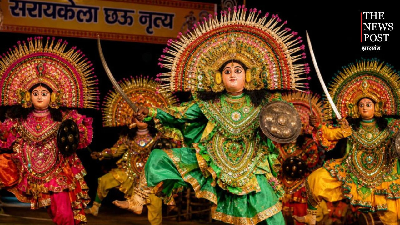 मुखौटे और भाव-भंगिमाएं...जानिए क्या है दुनियाभर में मशहूर सरायकेला छऊ नृत्य की खासियत