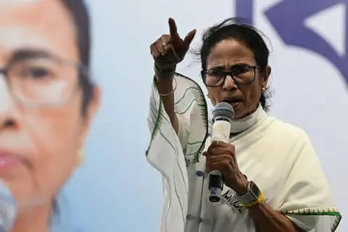 बंगाल चुनाव 2026: ममता बनर्जी के "स्ट्रीट फाइटर" से सत्ता तक पहुंचने, फिर सत्ता के पतन की क्या है पूरी कहानी !
