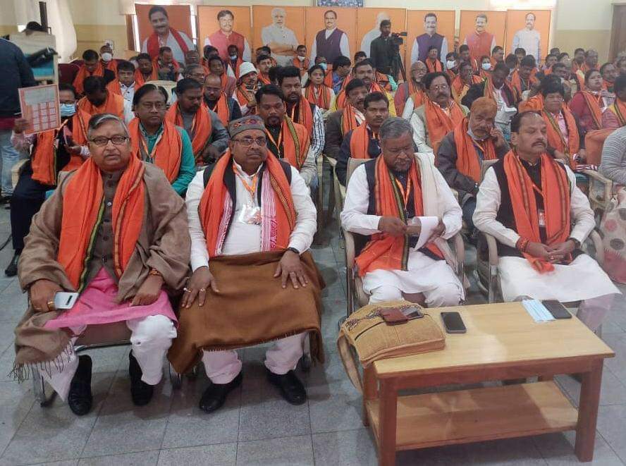 चार राज्यों में भाजपा जीत की ओर, झारखंड में भाजपाई गदगद