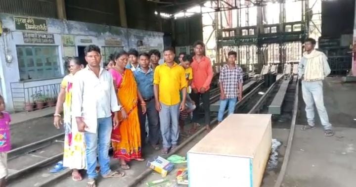 बीसीसीएल के पुटकी पीबी प्रोजेक्ट में कार्यरत कर्मचारी की मौत, नौकरी और  मुआवज़ा की मांग