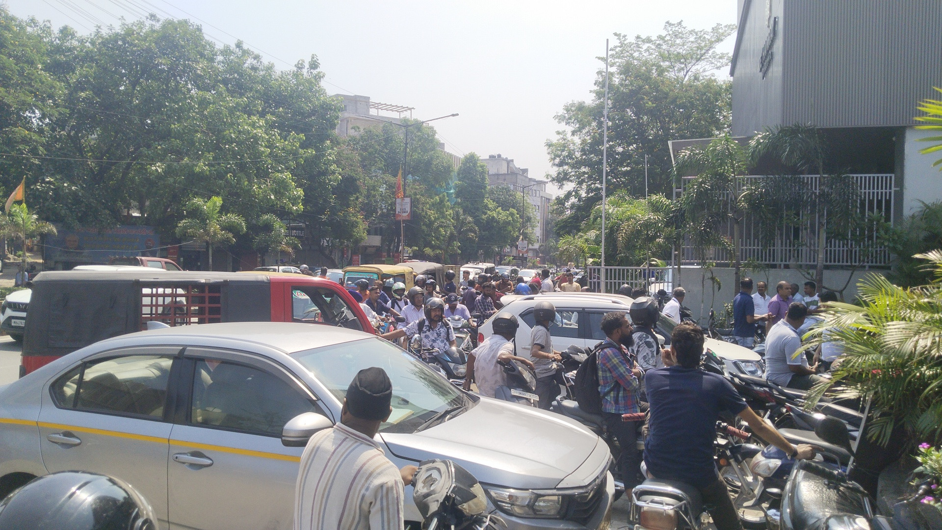 প্রাণিসম্পদমন্ত্রীর