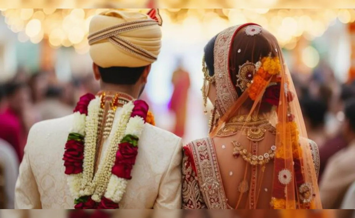 कई सालों तक फोन पर चला प्यार, शादी के मंडप में पहुंचते ही दुल्हन के साथ हो गया बड़ा धोखा